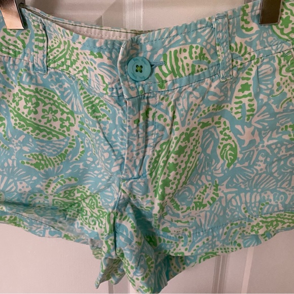 Lilly Pulitzer Walsh Shorts | Let’s Get Crackin’ print, size 6 - Picture 4 of 9